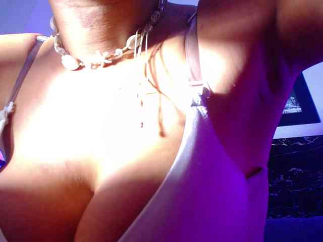 colombianmilf webcam