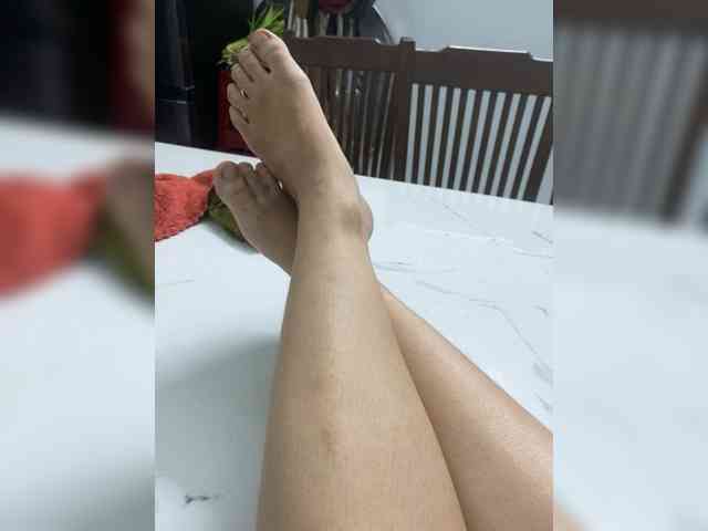 Lovefeetnude-1 webcam