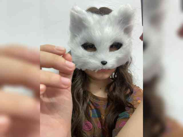 Lovefeetnude-1's Sexcam