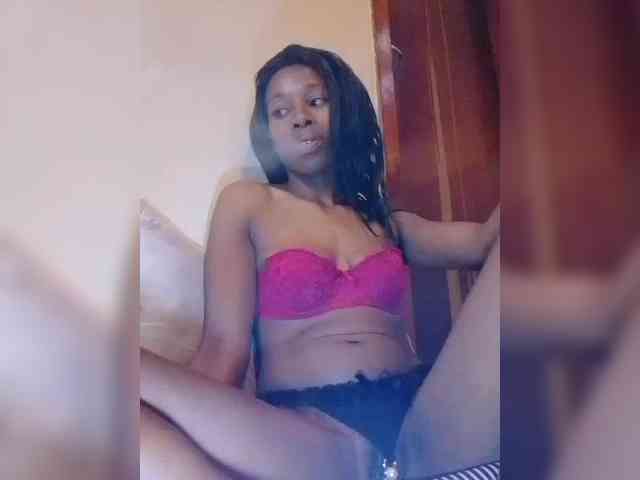 BaliCandy Live Webcam on BongaCams