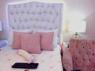 MiaLewis Porn Show
