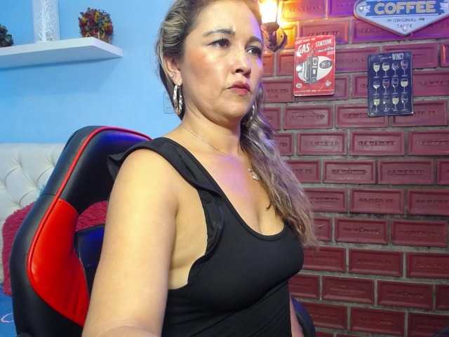 noelia-milf19's BongaCams show and profile