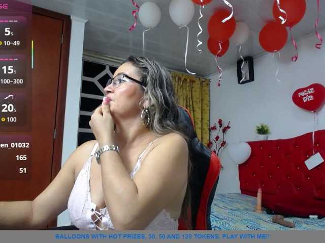 noelia-milf19's BongaCams show and profile