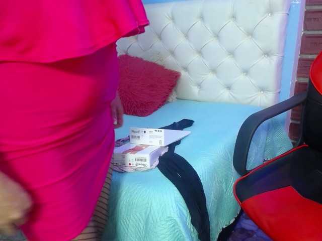 noelia-milf19's BongaCams show and profile