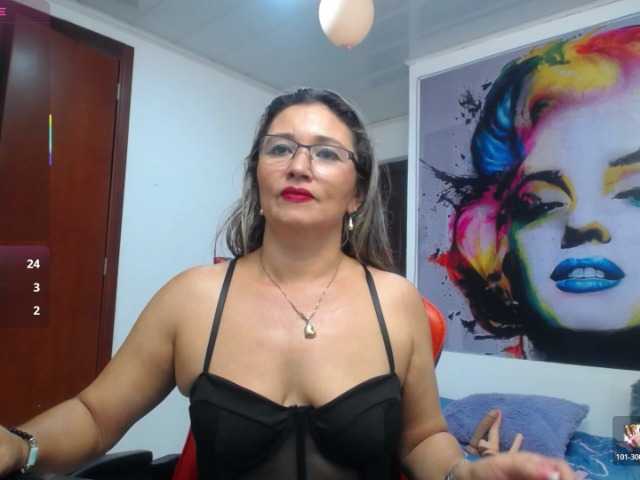 noelia-milf19's BongaCams show and profile