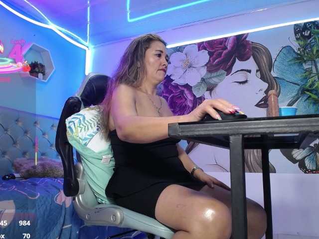 noelia-milf19's BongaCams show and profile