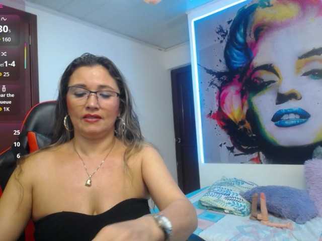noelia-milf19's BongaCams show and profile
