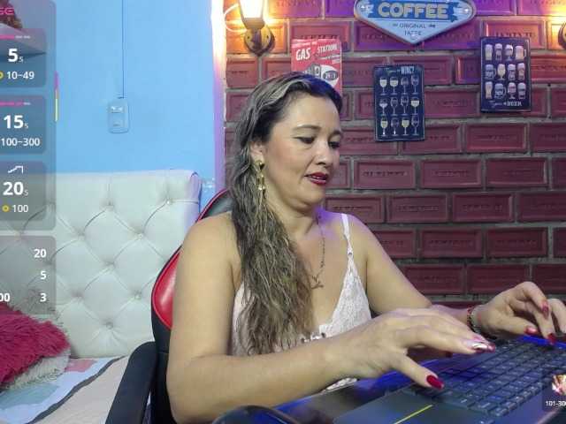 noelia-milf19's BongaCams show and profile