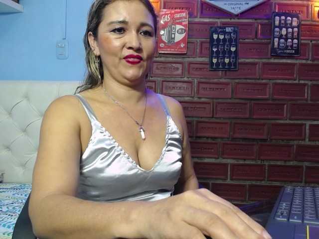 noelia-milf19's BongaCams show and profile