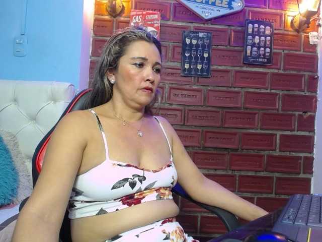 noelia-milf19's BongaCams show and profile