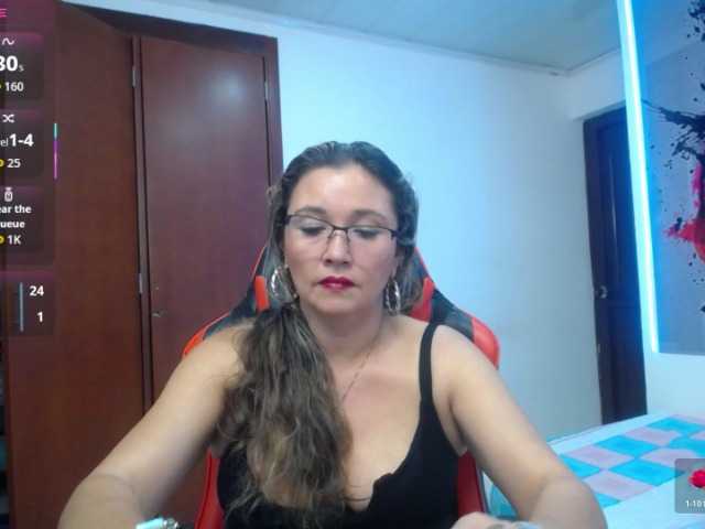 noelia-milf19's BongaCams show and profile