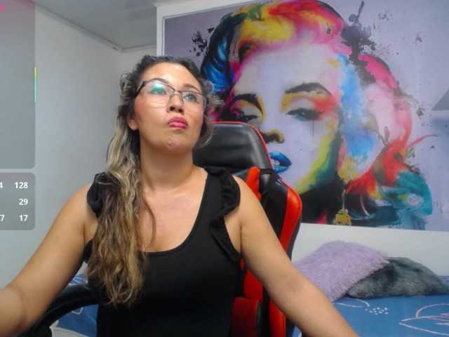 noelia-milf19's BongaCams show and profile