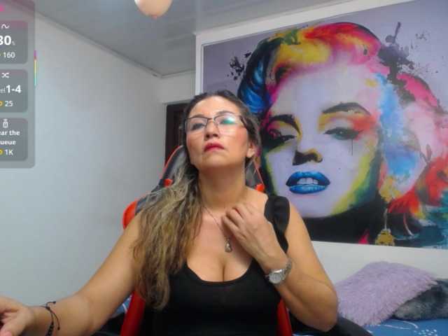 noelia-milf19's BongaCams show and profile