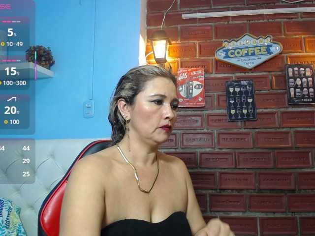 noelia-milf19's BongaCams show and profile