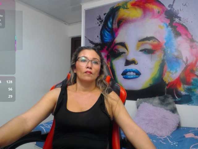 noelia-milf19's BongaCams show and profile