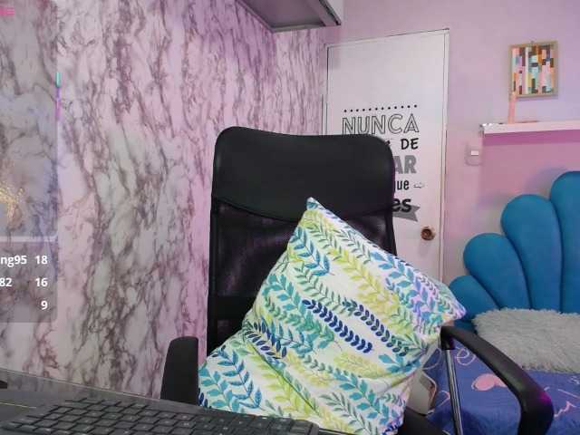 noelia-milf19's BongaCams show and profile