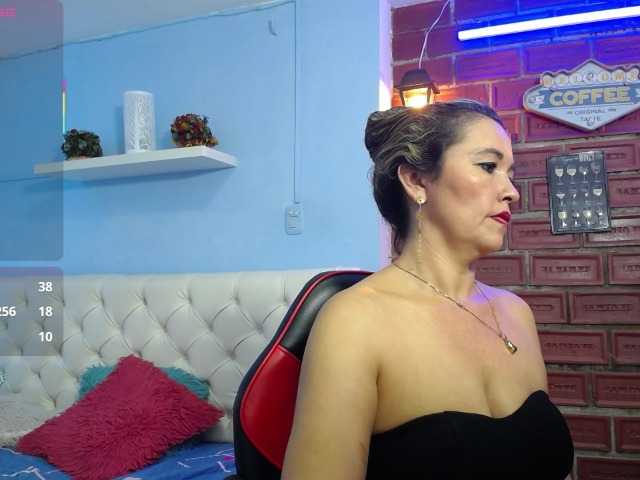 noelia-milf19's BongaCams show and profile