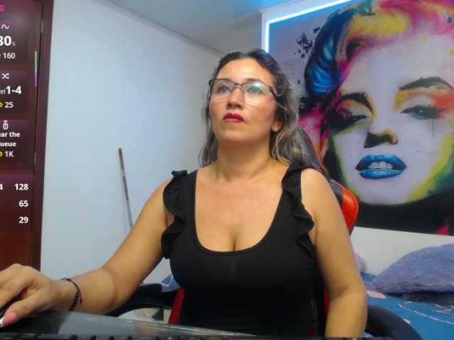 noelia-milf19's BongaCams show and profile