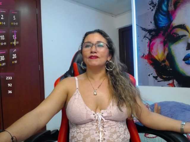 noelia-milf19's BongaCams show and profile
