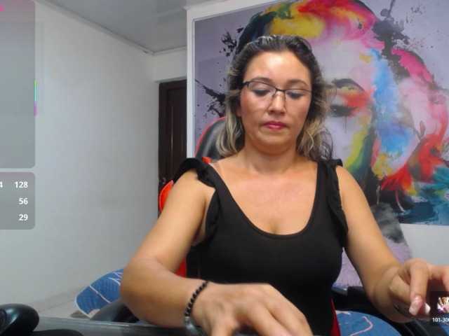 noelia-milf19's BongaCams show and profile