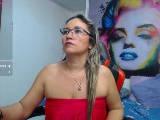 noelia-milf19's BongaCams show and profile