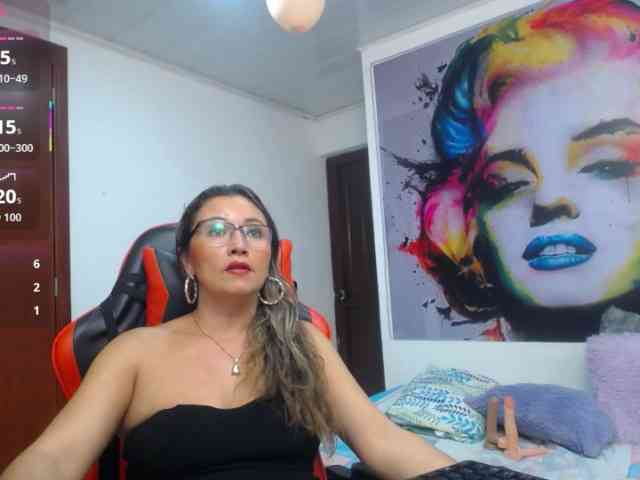 noelia-milf19 webcam