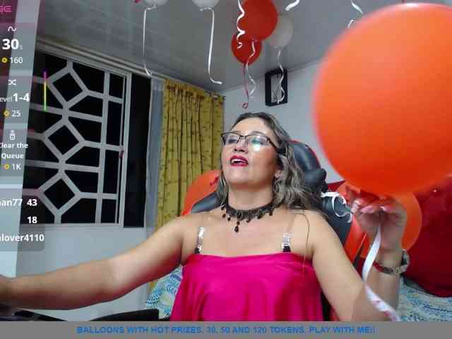 noelia-milf19 webcam