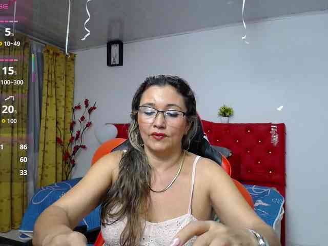 noelia-milf19 webcam