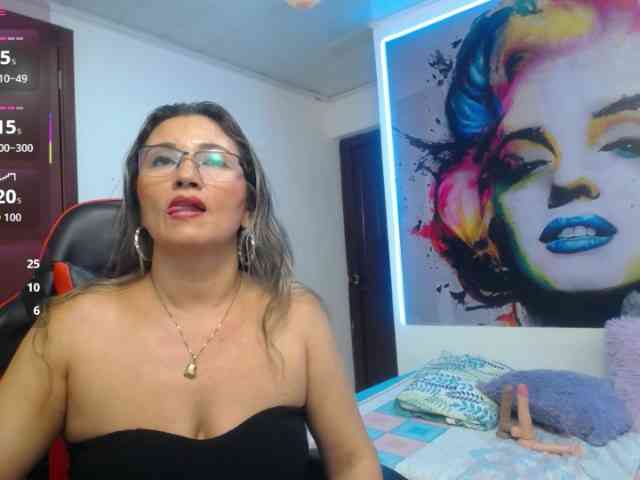 noelia-milf19 webcam