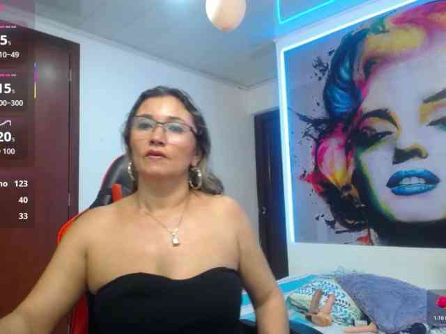 noelia-milf19 webcam