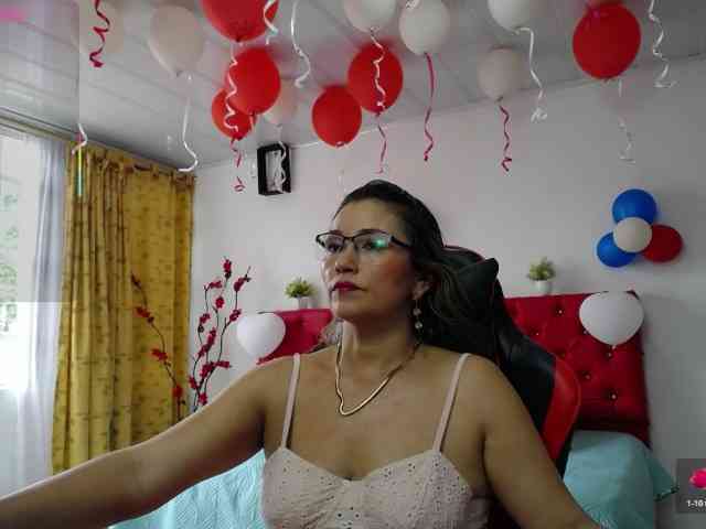 noelia-milf19 webcam