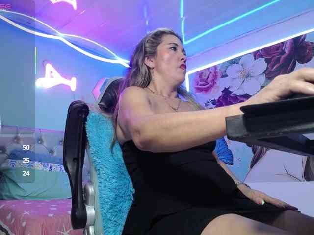 noelia-milf19 webcam