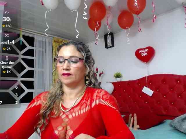 noelia-milf19 webcam