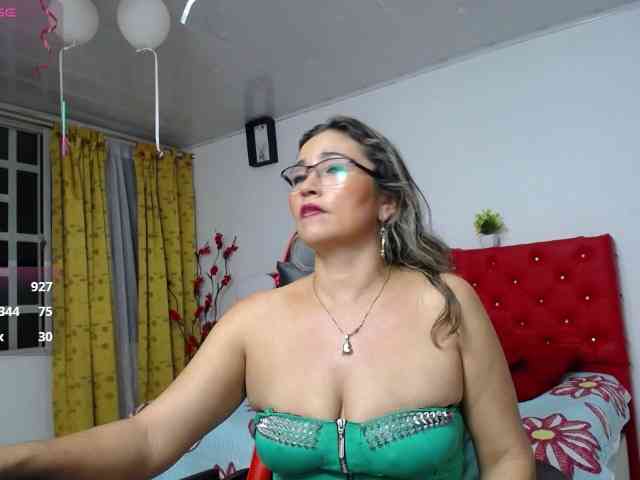 noelia-milf19 webcam