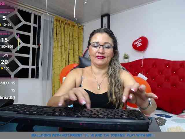 noelia-milf19 webcam