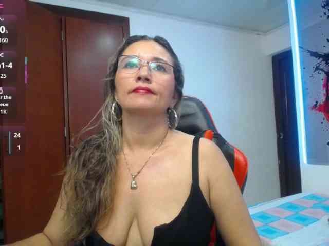 noelia-milf19 webcam
