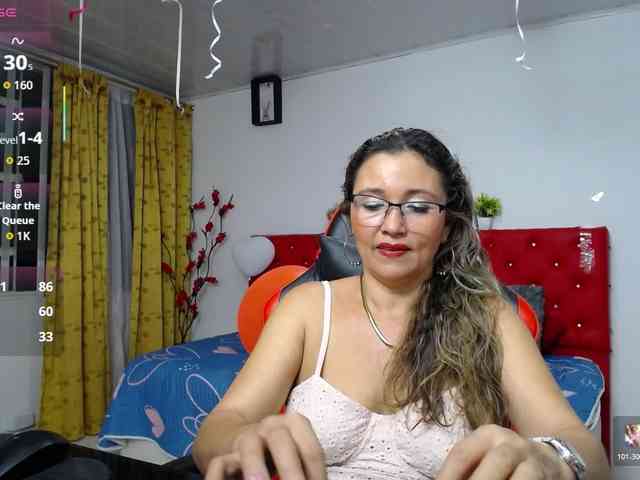 noelia-milf19 webcam