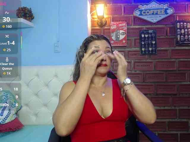 noelia-milf19 webcam