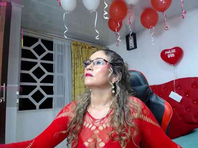 noelia-milf19 webcam