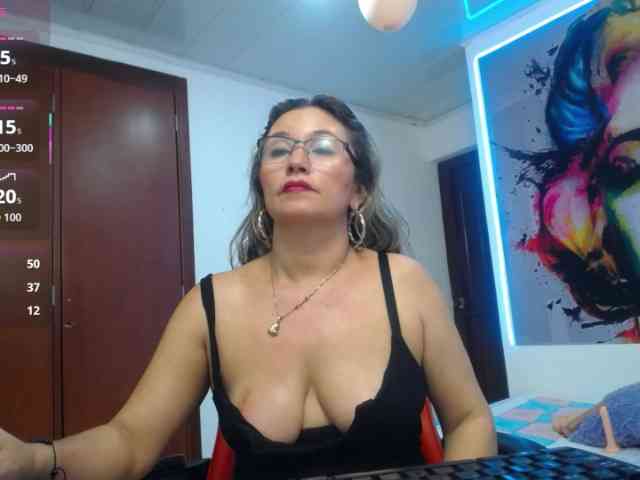 noelia-milf19 webcam