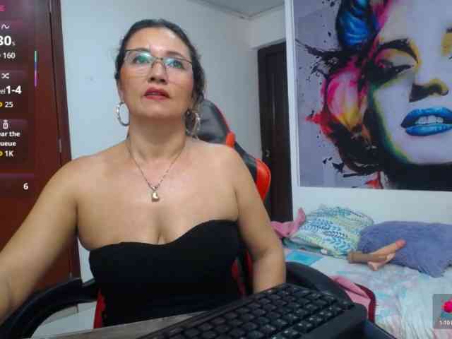 noelia-milf19 webcam
