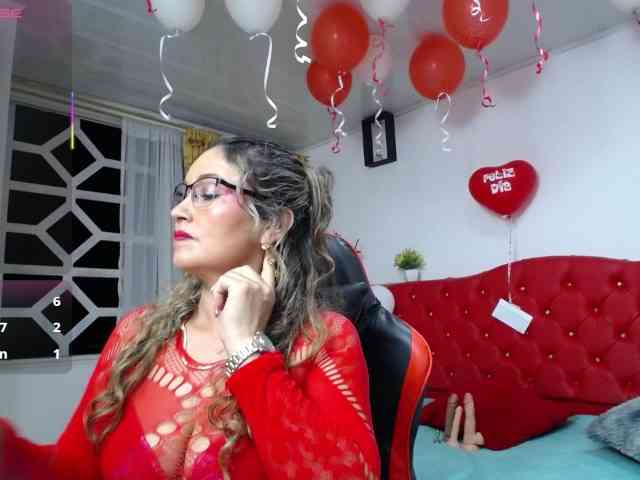 noelia-milf19 webcam