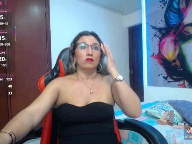 noelia-milf19 webcam