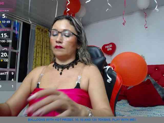 noelia-milf19 webcam