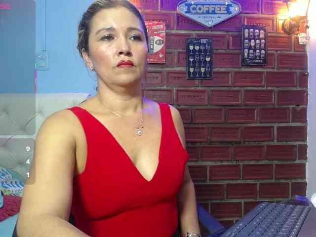 noelia-milf19 webcam