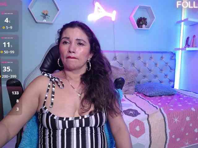 noelia-milf19 webcam