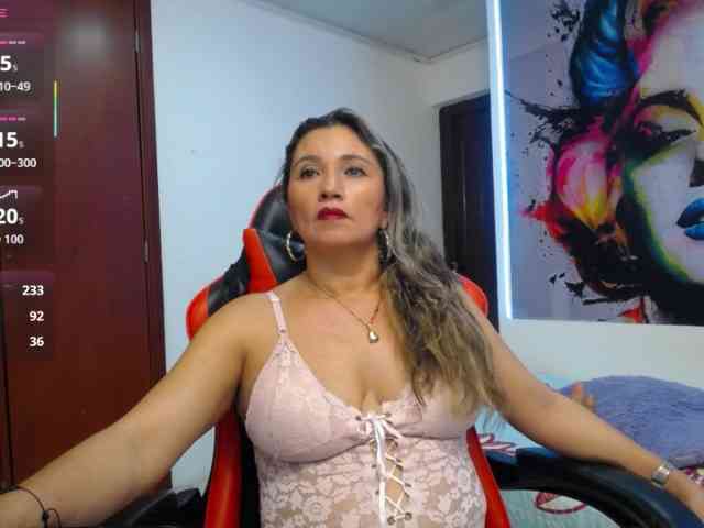 noelia-milf19 webcam