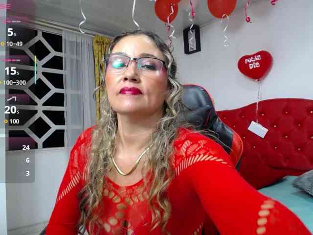 noelia-milf19 webcam