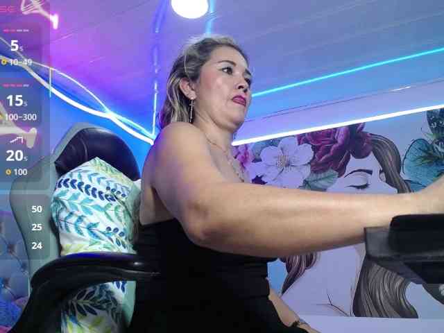 noelia-milf19 webcam