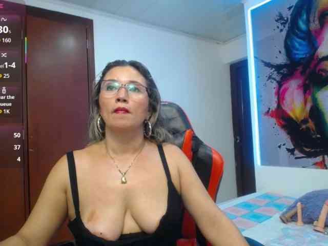noelia-milf19 webcam